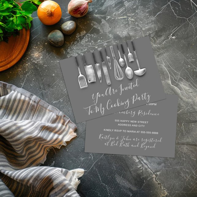Invitación Chef de fiesta de cocina Blanco Gris Plateado (Cooking Party Chef Kitchen White Gray Silver Invitation)