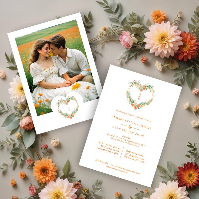 Invitación Cherish Orange & Green Floral Heart Wreath Wedding (Cherish Romantic Orange & Green Floral Heart Shape Wreath Wedding Invitations Cards with Initials.)