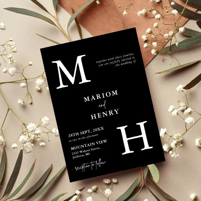 Invitación Chic Modern Monogram Initial Black White Wedding (Chic black and white monogram invitation adds personalized elegance to your wedding day)