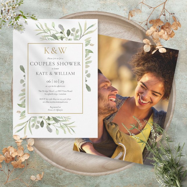 Invitación Chic Monograma Dorado Greenery Foto Ducha de Parej (Chic Gold Monogram Greenery Photo Couples Shower Invitation)