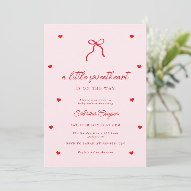 Invitación Chica del lazo de corazón dulce Baby Shower (Anverso de pie)