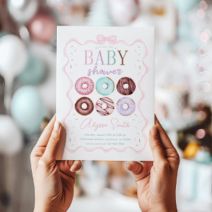 Invitación Chica Donut y color rosa Baby Shower