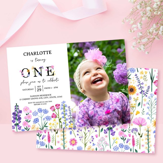 Invitación Chica Floral de Flor Silvestre Primera Primavera d (Wildflower Floral Girl First Birthday Spring Photo Invitation)