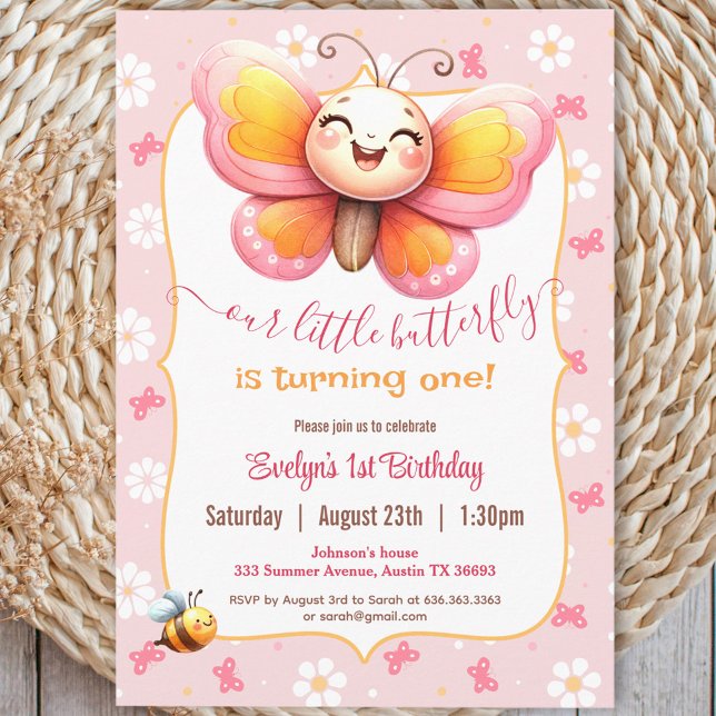 Invitación Chica floral rosa de mariposa cúrcuta Primer cumpl (Cute Butterfly Pink Floral Girl 1st Birthday Invitation)