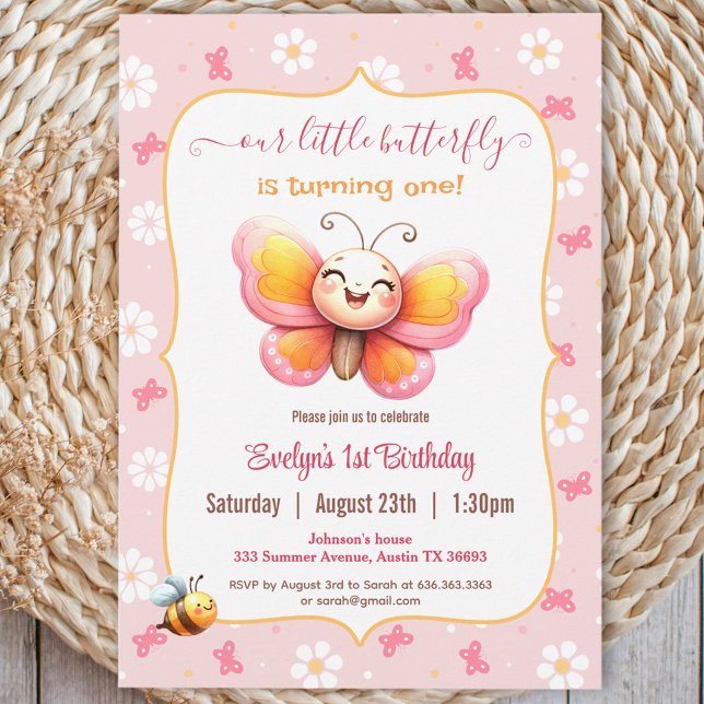 Invitación Chica floral rosa de mariposa feliz lindo primer c (Cute Happy Butterfly Pink Floral Girl 1st Birthday Invitation)