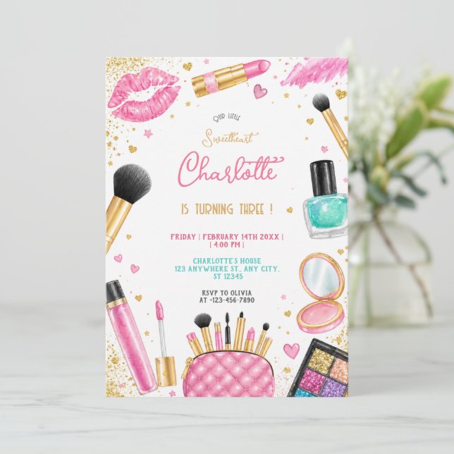 Invitación Chica glamurosa de fiesta de cumpleaños con maquil (Anverso de pie)