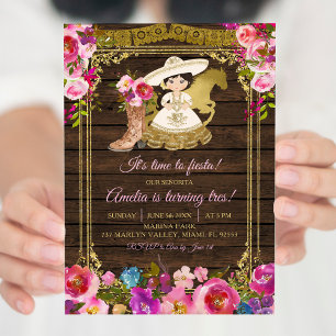 Invitación Chica mexicana de madera colorida se vuelve tres