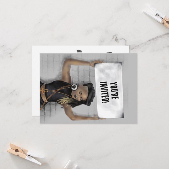 Invitación Chica negra sosteniendo un cartel (Anverso/Reverso In Situ)