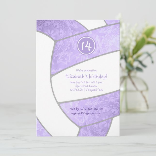 Invitación Chicas de voleibol púrpura Lavender lilac cumpleañ (Anverso de pie)