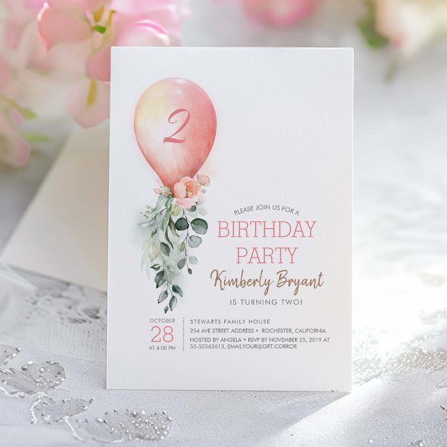 Invitación Chicas en globo de vegetación floral rosa Cumpleañ (Pink Balloon and Greenery Garland Birthday Invitation)