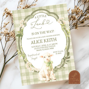 Invitación Chico de ducha de bebé de corderito verde salvia