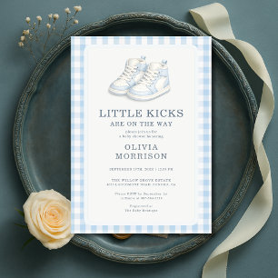 Invitación Chico patadas niño zapatos azules Baby Shower