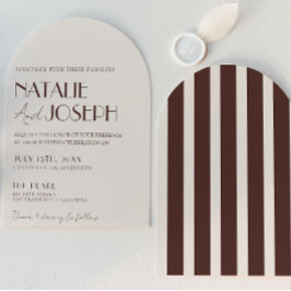 Invitación Chocolate Marrón Rayado Old Money Arqueada Boda 