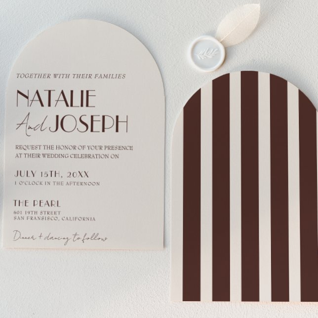 Invitación Chocolate Marrón Rayado Old Money Arqueada Boda  (Subido por el creador)