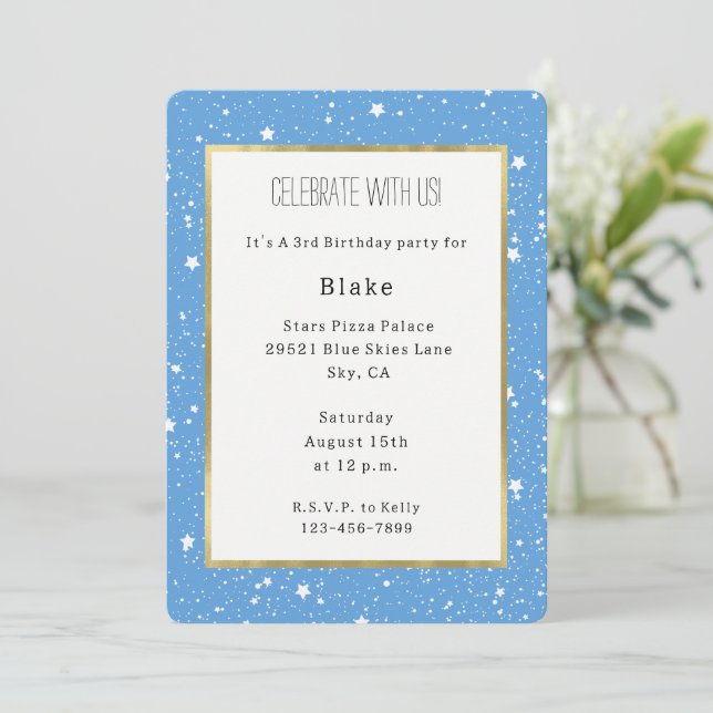 Invitación Cielo Blanco Azul de Cumpleaños de Estrellas (Anverso de pie)