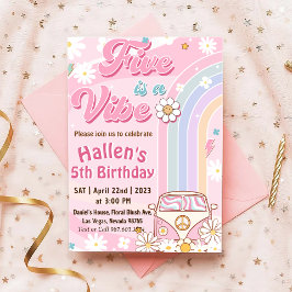 Invitación Cinco a Vibe Groovy arco iris retro quinto cumplea