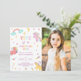Invitación Cinco es una foto mágica de la Unicornio de 5 años