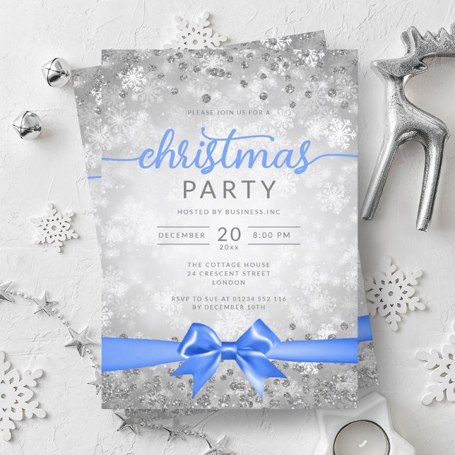 Invitación Cinta azul para copas de nieve Silver Winter (Silver Winter Snowflakes Company Blue Ribbon Invitation)