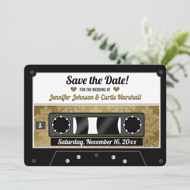 Invitación Cinta de Casete Retro para Boda Save the Date (Anverso de pie)