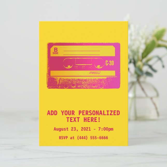 Invitación Cinta de cassette rosa y amarillo retro (Anverso de pie)