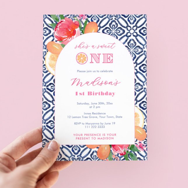 Invitación Citrus Sweet One Blue Tile Primer Fiesta de cumple (She's a sweet one 1st birthday party invitations with citrus, bold pink florals and blue tiles)