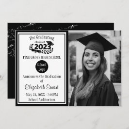 Invitación Clase blanca y negra de graduación en 2023