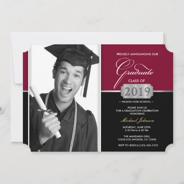 Invitación Clase Borgoña y Negra Moderna de Graduación 2019 (Anverso)
