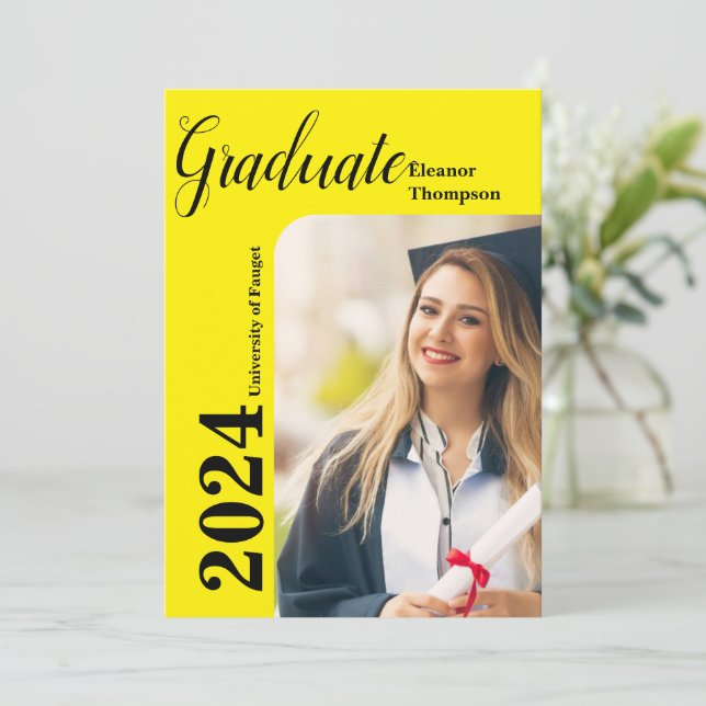 Invitación Clase de 2024 Grad: Foto moderna en blanco y negro (Anverso de pie)