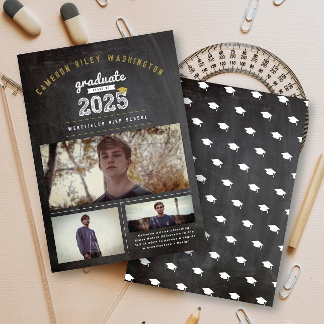 Invitación Clase De 2025 Retro Chalkboard 3 Graduación De Fot (Class Of 2025 Retro Black Chalkboard, Bold Gold & White Sketch 3 Photo Graduation Announcement Card)