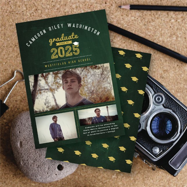Invitación Clase De 2025 Retro Chalkboard 3 Graduación De Fot (Class Of 2025 Retro Green Chalkboard, Bold Gold & White Sketch 3 Photo Graduation Announcement Card.)