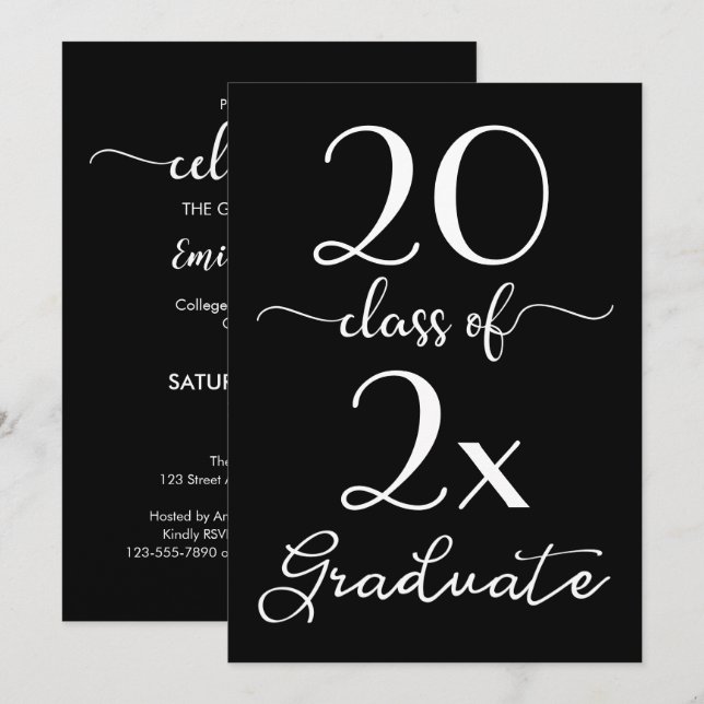 Invitación Clase de 2026 Graduación Chic Letra Negra y Blanca (Anverso / Reverso)