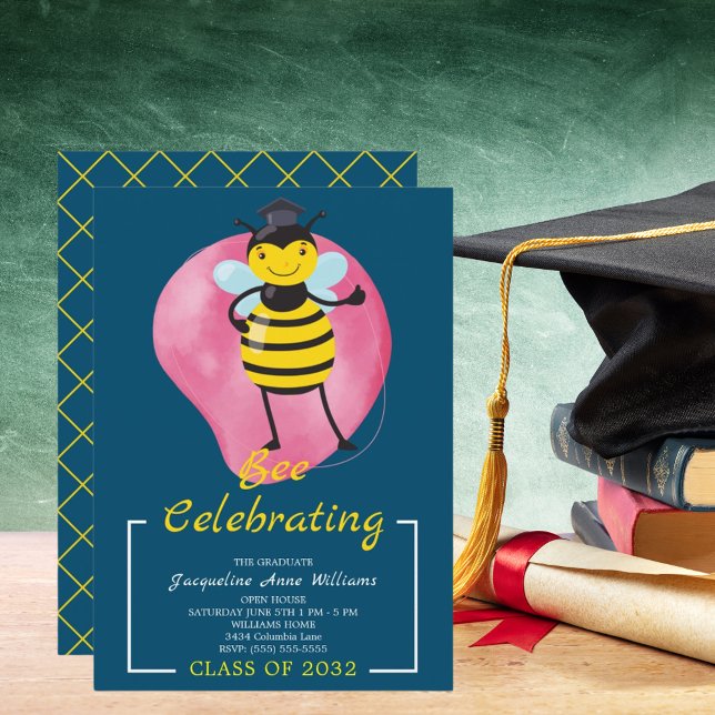 Invitación Clase de la fiesta de graduación de la abeja 2032 (Class of 2032 Bee Celebrating Graduation Party Invitation)