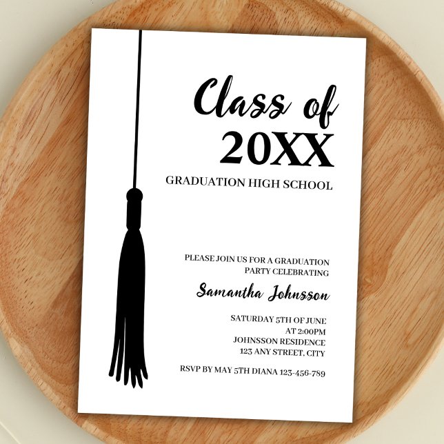 Invitación Clase Elegante De Graduación De Tassel De Grado 20 (graduation party invitation class of 2024 elegant minimalist simple black and white grad tassel)