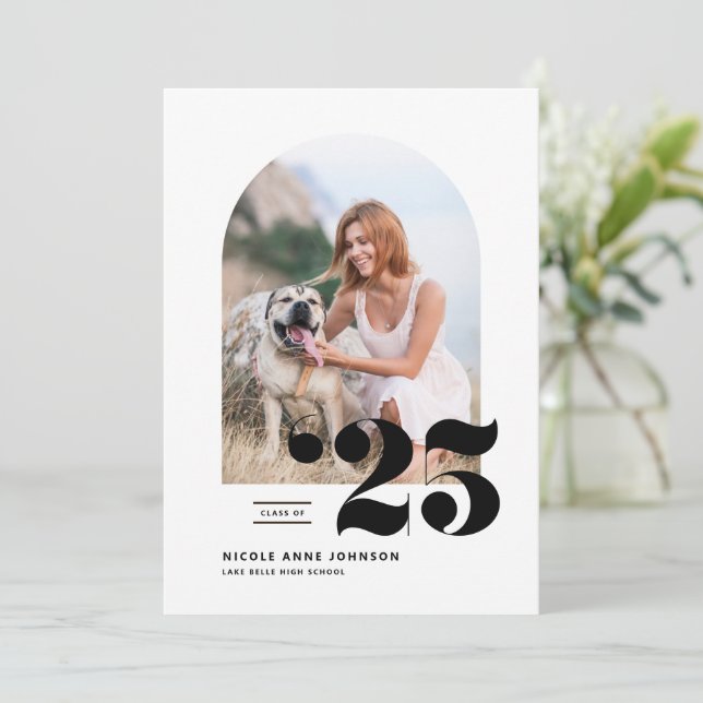 Invitación Clase negra de la graduación fotográfica Arch 2025 (Anverso de pie)