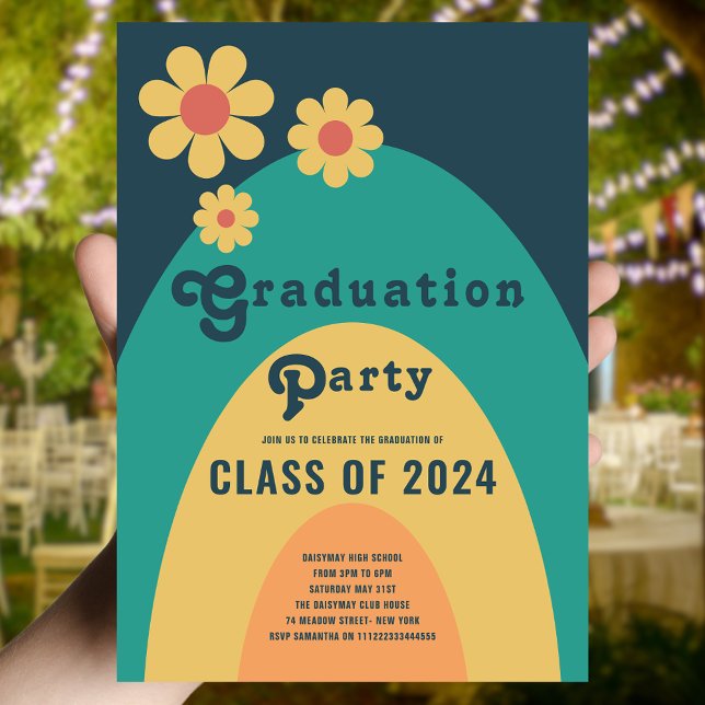 Invitación Clase Retro del Partido de Graduación 2024 (Retro class of 2024 high school graduation party with groovy typography blue green yellow orange)