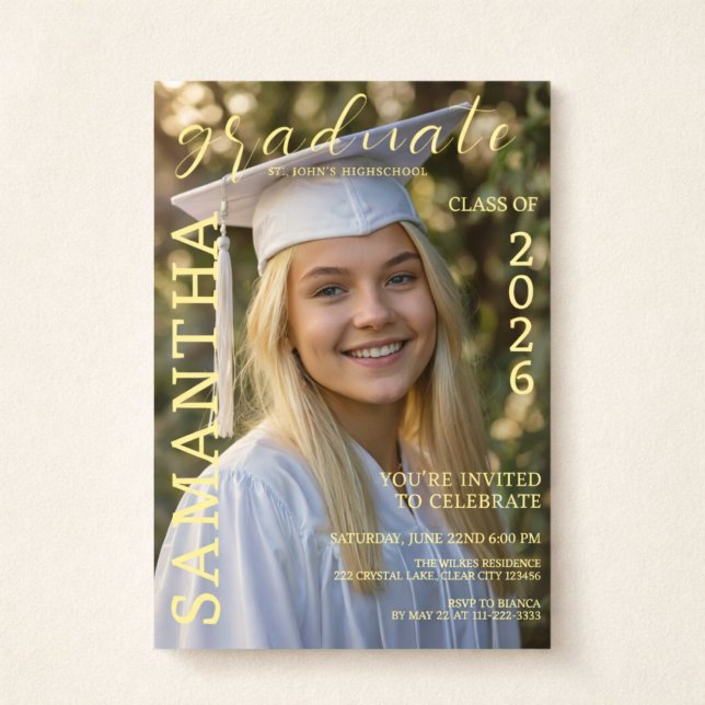 Invitación Class of 2026 Photo Invitation (Modern Class of 2026 photo graduation design with elegant magazine-style layout)