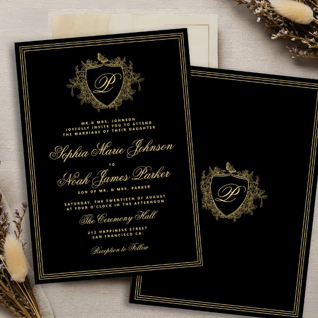 Invitación Classic crest monogram gold black wedding (Subido por el creador)