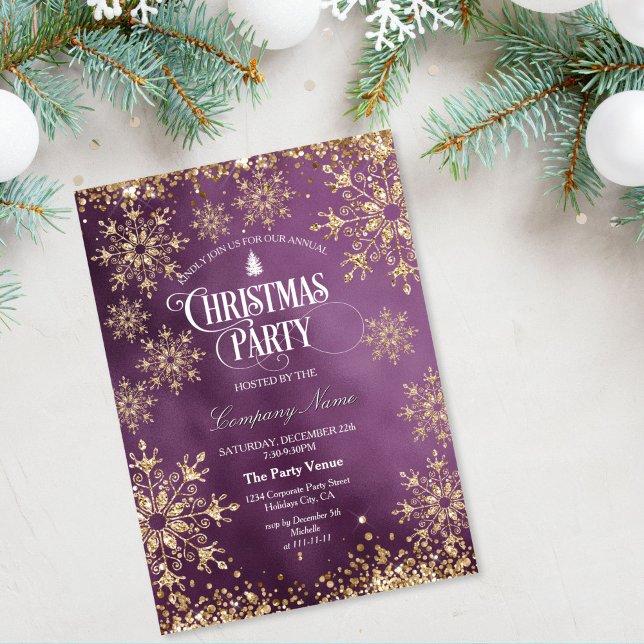 Invitación Classy Chic Gold Glitter Corporate Christmas Party (gold glitter snowflakes on the purple background christmas party invitation)