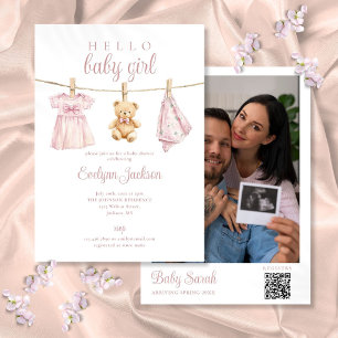 Invitación Código QR de Foto de Baby Shower de Niña Ropa Rosa