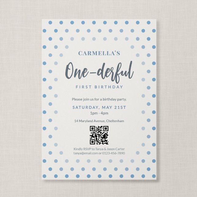 Invitación Código QR One-derful Azul Lunares Primer Cumpleaño (Blue Polka Dot - Onderful First Birthday Invitation)