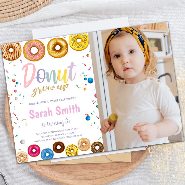 Invitación Colores invitando al cumpleaños con foto (Colors Donut Birthday Invitations with photo)