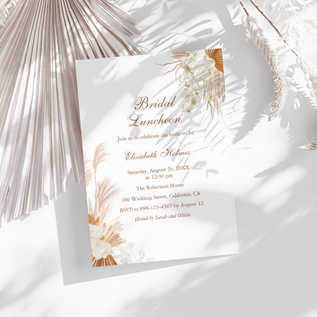 Invitación Comida nupcial de la orquídea de hierba de Terraco (Terracotta Pampas Grass Orchid Bridal Luncheon Invitation on a sunny boho white table.)