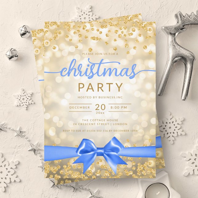 Invitación Compañía Glam de Invierno de Oro Xmas Cinta Azul (Gold Winter Glam Company Xmas Blue Ribbon Invitation)