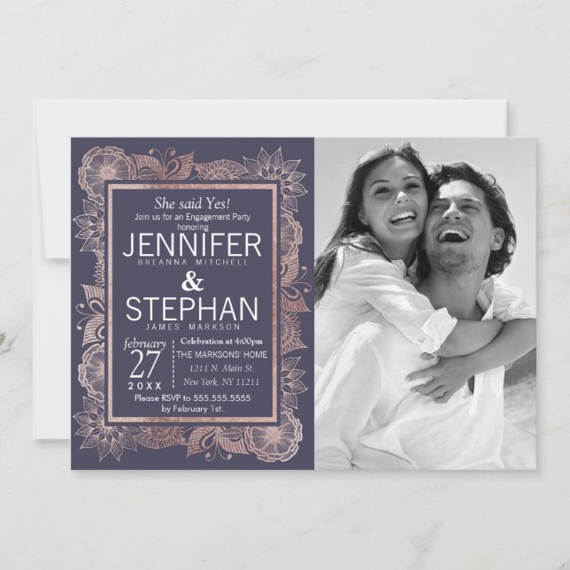 Invitación Compromiso con floral de oro y azul de la marina R (Anverso)