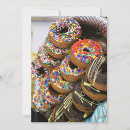 Invitación con donas en la parte frontal