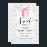 Invitación con el color rosa y el azul dulce Dieciséis cumple<br><div class="desc">Esta elegante y elegante invitación a la luz del día de 16 Años presenta magníficas flores naturales de color azul y de color azul pintadas a mano dispuestas como un bonito ramo y un elegante guión de caligrafía,  perfecto para primavera,  verano o ducha de bebé</div>