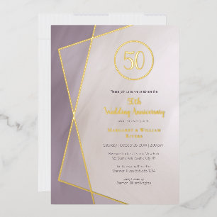 Invitación Con Relieve Metalizado 50° aniversario ciruela enmudecida con oro