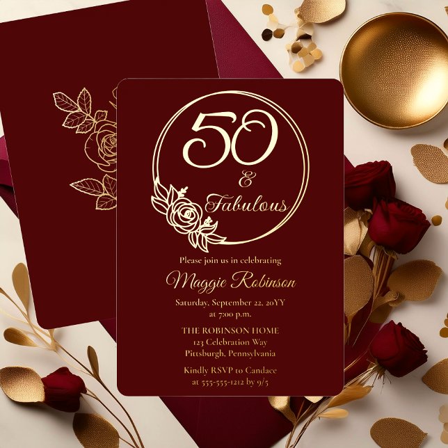 Invitación Con Relieve Metalizado 50 y fabulosa fiesta de cumpleaños número 50 estam (Elegant Rose Wreath 50 and Fabulous 50th Birthday Party Burgundy Stamped Gold Foil Invitation )