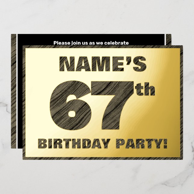 Invitación Con Relieve Metalizado 67.ª Fiesta de Cumpleaños — Negrita, Falsa Madera  (Anverso/Reverso)
