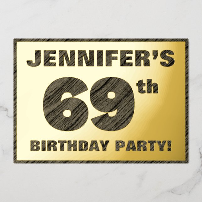 Invitación Con Relieve Metalizado 69ª Fiesta de Cumpleaños — Negrita, Faux Wood Grai (Anverso)